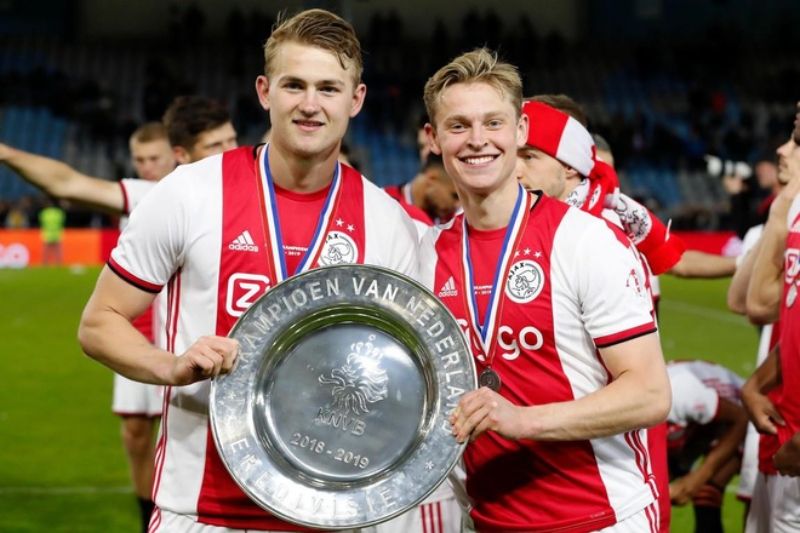 Trận chung kết: Ajax và PSV hòa nhau 